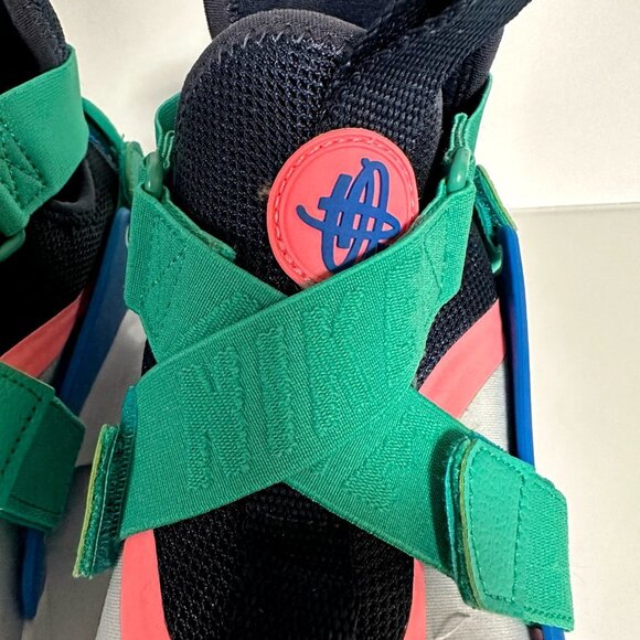 Nike Huarache City Sneaker - Picture 3 of 10